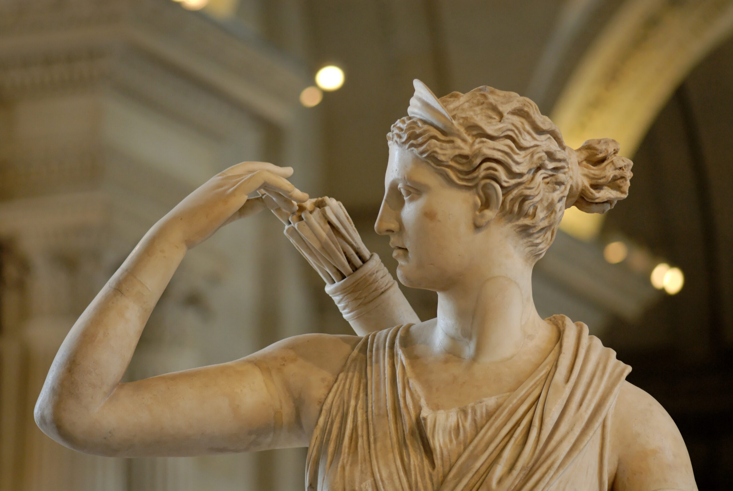 Detail_Diana_Versailles_Louvre_Ma589