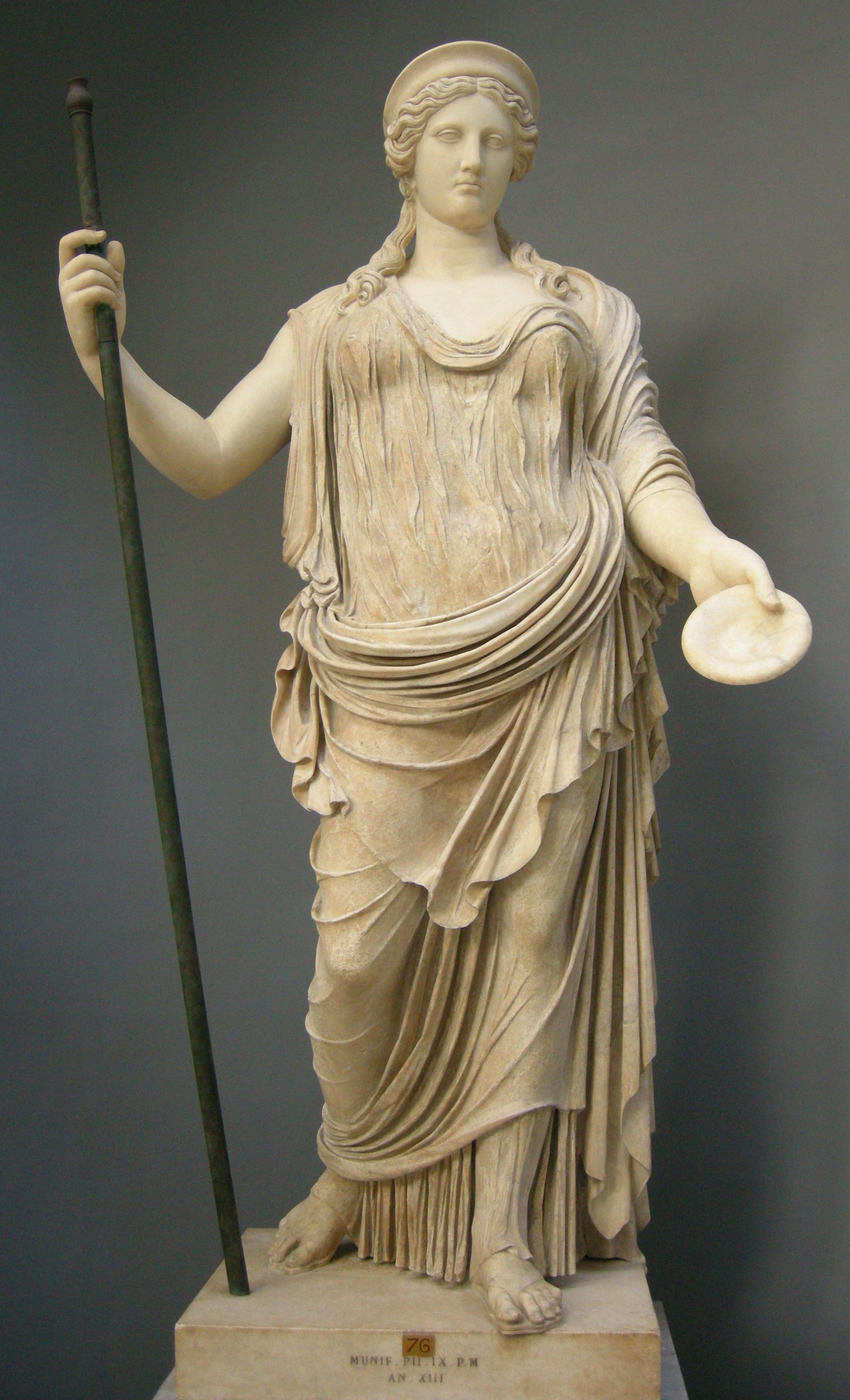 Divinità_sul_tipo_della_hera_borghese,_copia_romana_da_originale_della_scuola_di_fidia,_da_tor_bovacciana_(ostia),_inv._2246