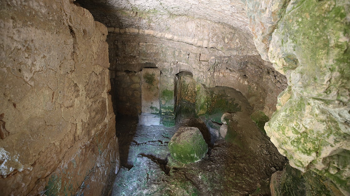 Miletos-Sacred-cave